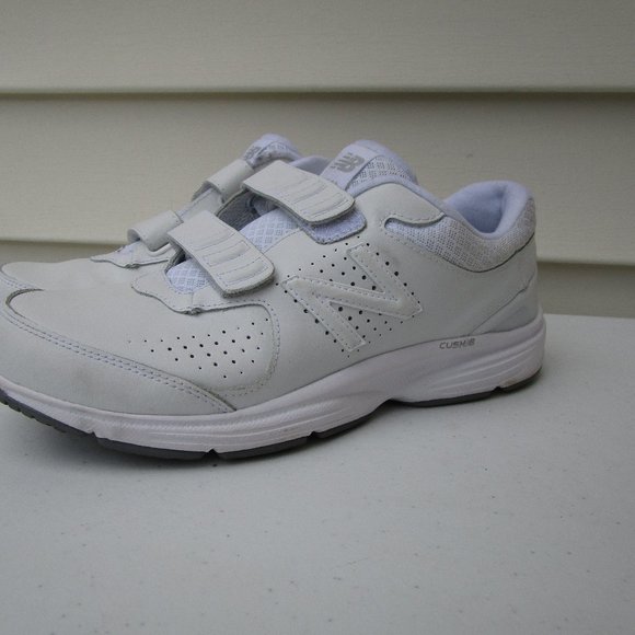 New Balance 411 Women's 9.5 Wide Width Shoes WW411HW2 Walking White Cushion - Picture 2 of 9